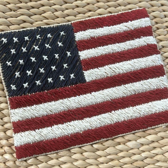 Straw Flag Tote - Picture 6 of 7